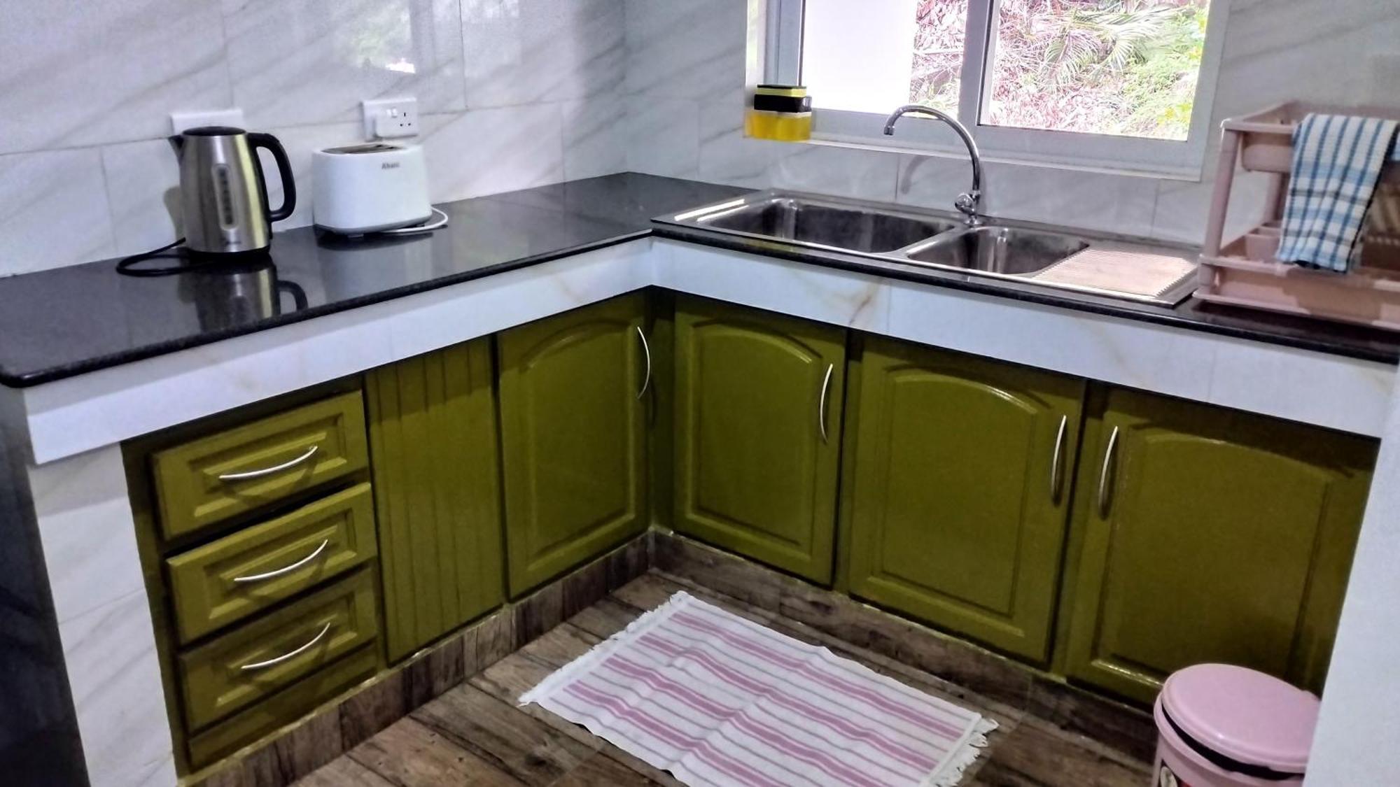 Dovass Self Catering Apartments Takamaka Quarto foto